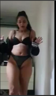 Eskilerden güzel bir video. Karı “hayır, burada olmaz!”