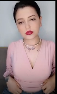 Çok Güzel Hatun Nadia, Türk hatun yayıncı mı Showcu mu